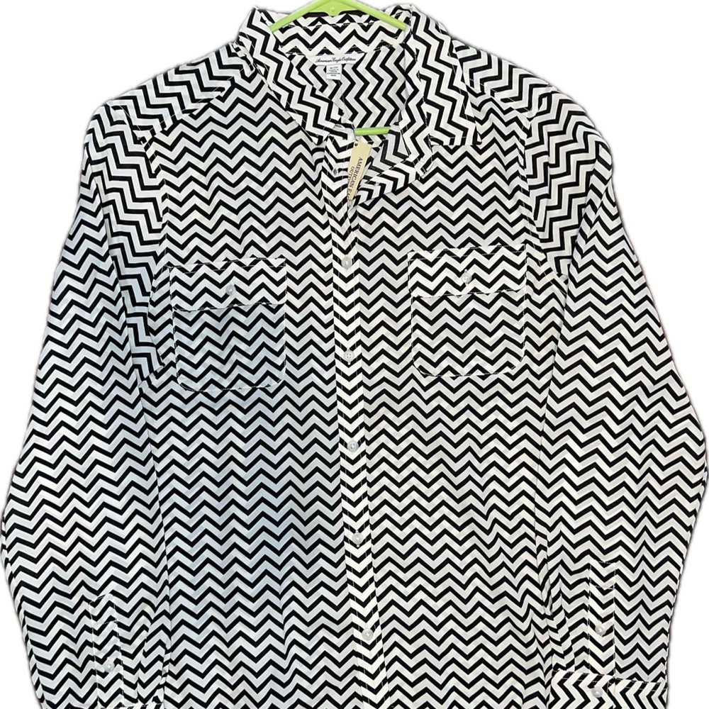 Black and White Chevron Women’s Button-up Shirt